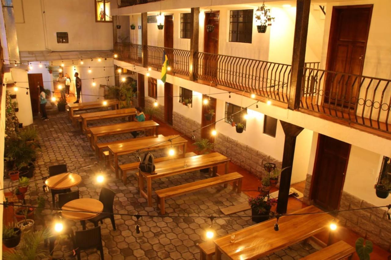 El Jardin Escondido Party Hostel Baños Esterno foto