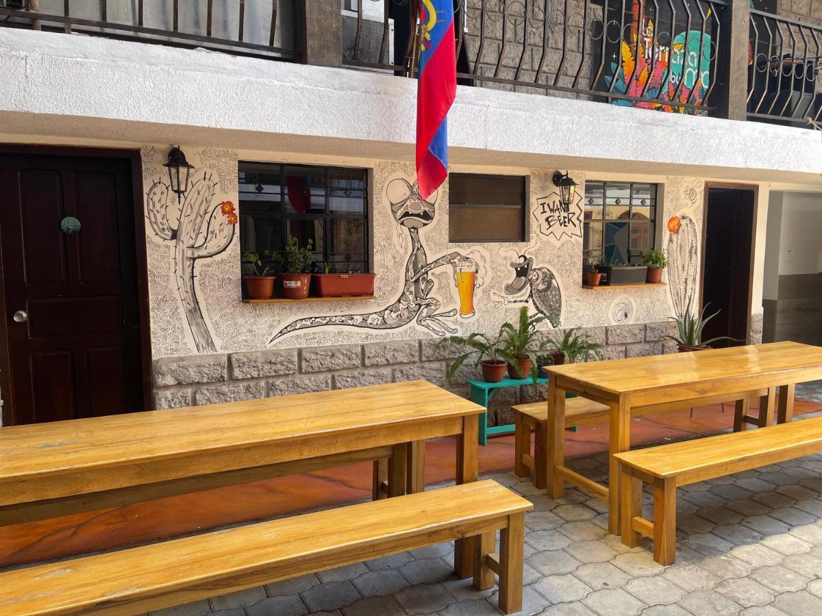 El Jardin Escondido Party Hostel Baños Esterno foto