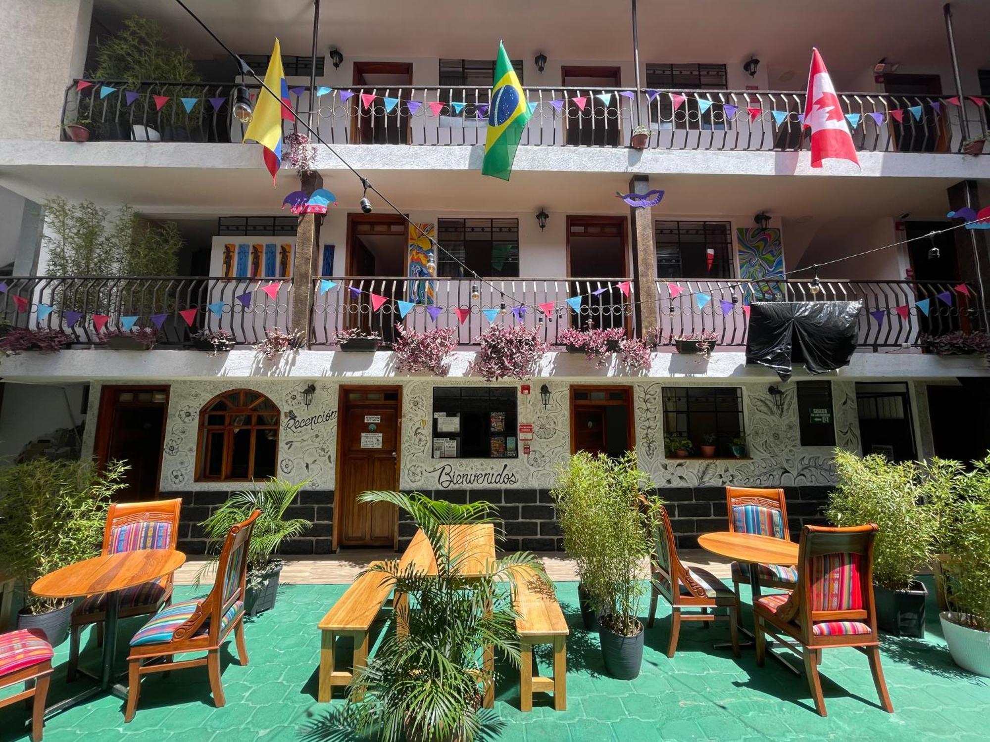 El Jardin Escondido Party Hostel Baños Esterno foto